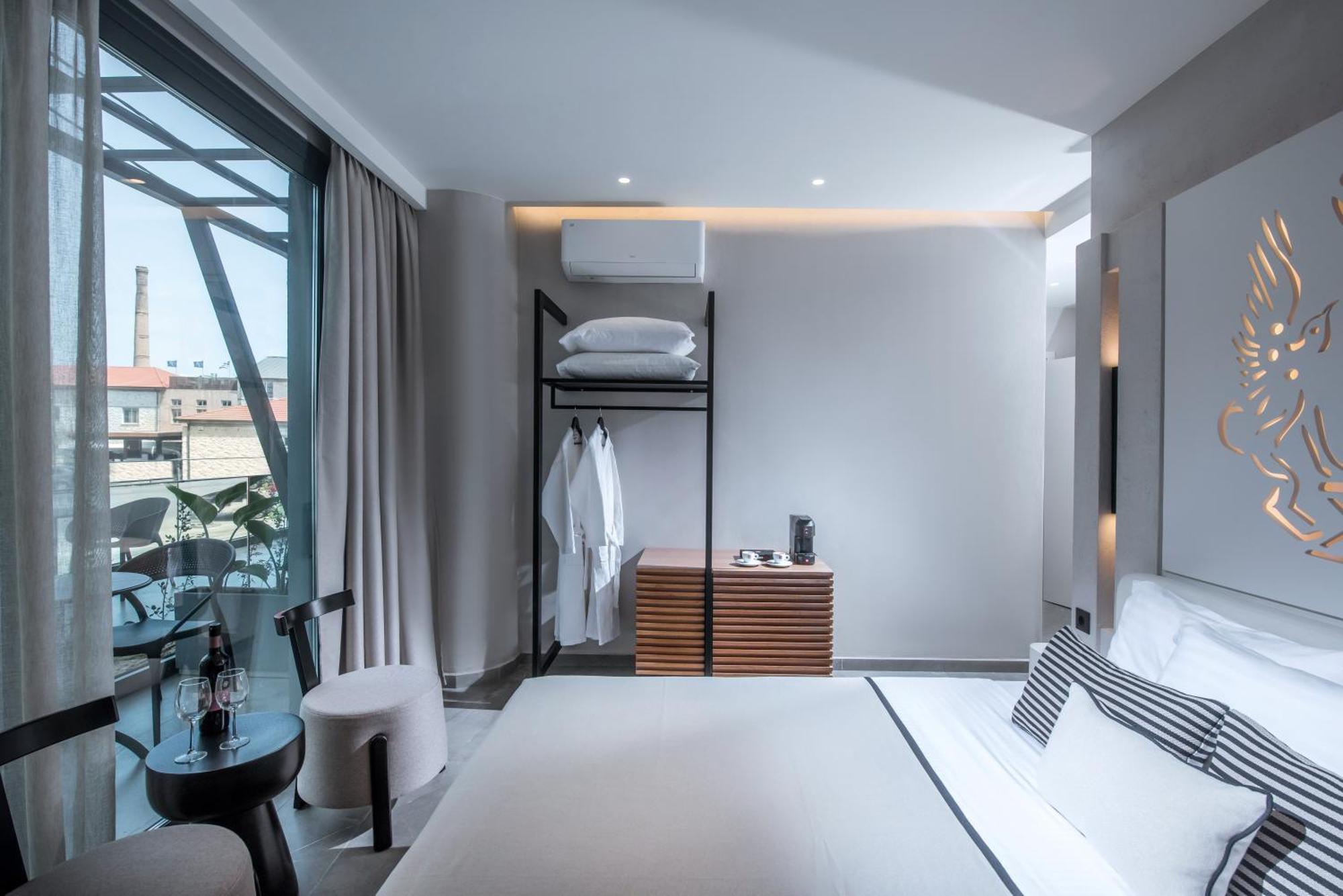 Lavris City Suites Ираклио Екстериор снимка